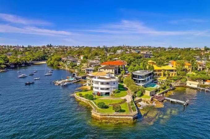 Australia’s richest and poorest suburbs identified by ATO